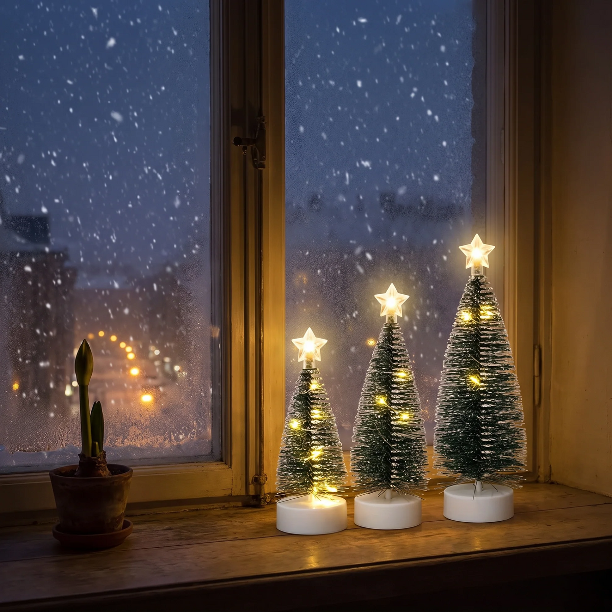 Silva - Drie kleine kerstboompjes met warmwit licht