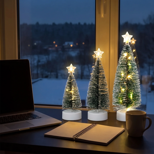 Silva - Drie kleine kerstboompjes met warmwit licht
