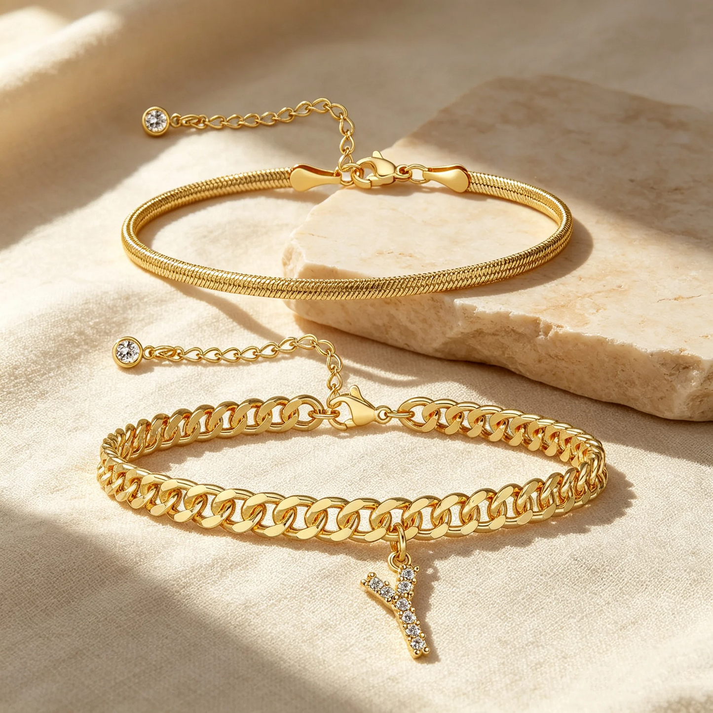 Gouden enkelbandjes met initiaal set van 2