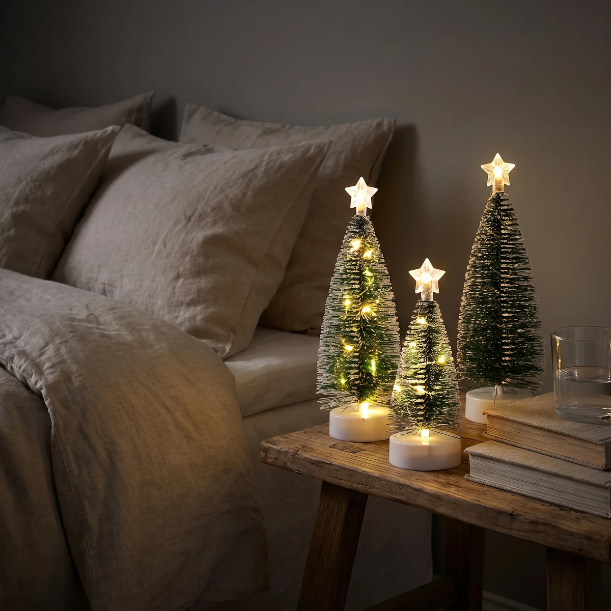 Silva - Drie kleine kerstboompjes met warmwit licht